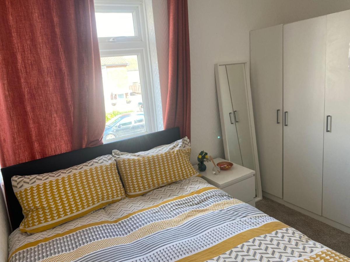 33Sm Dreams Unlimited Serviced Accommodation- Staines - Heathrow Stanwell Exterior foto