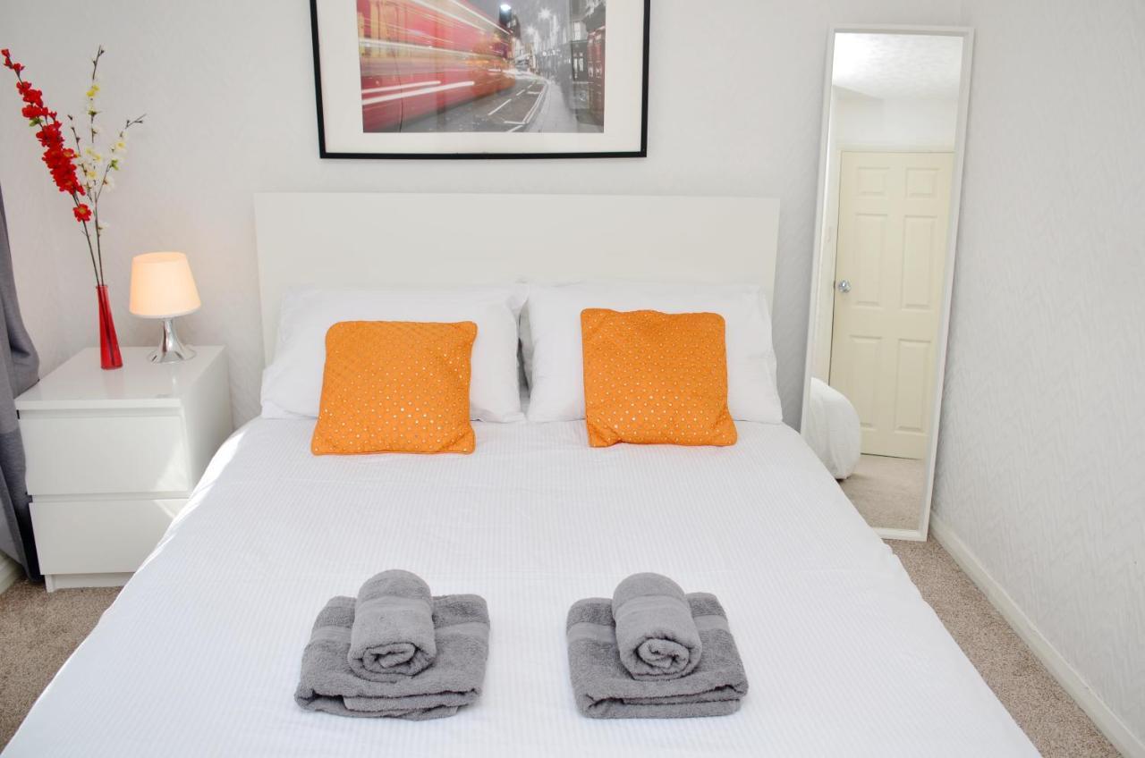 33Sm Dreams Unlimited Serviced Accommodation- Staines - Heathrow Stanwell Exterior foto